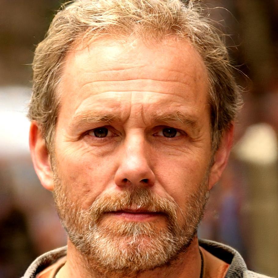 Portrait von Berthold Neukirch, zufriedener Kunde aus Bremen, der mit 43 Jahren seinen ersten Sparplan begonnen hat